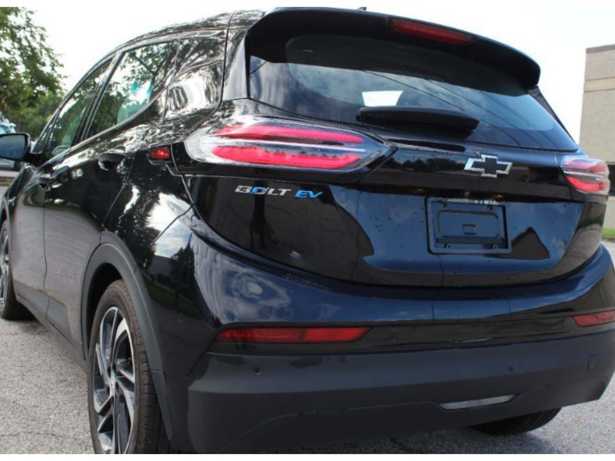 2023 Chevrolet Bolt EV view 3