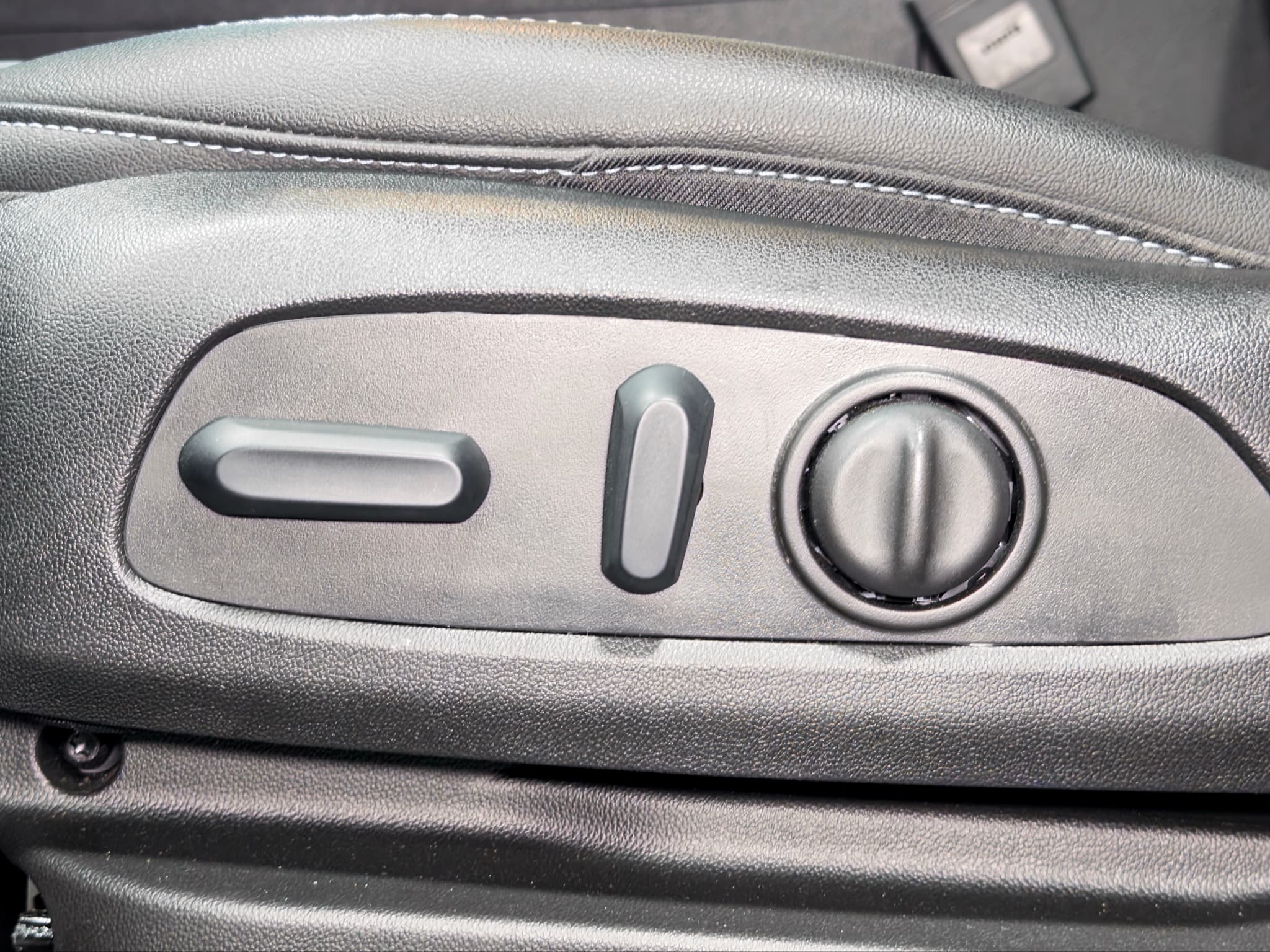 2023 Chevrolet Bolt EV view 7