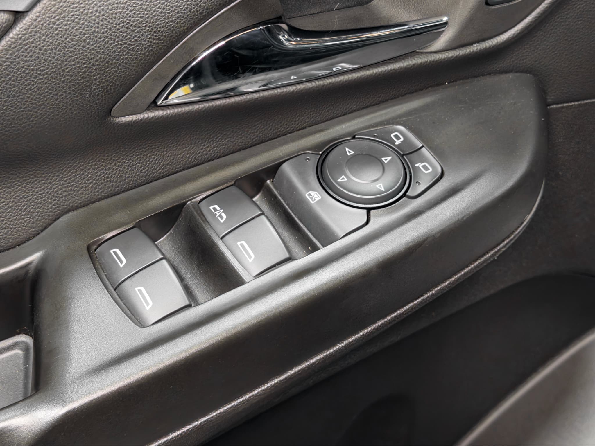 2023 Chevrolet Bolt EV view 8
