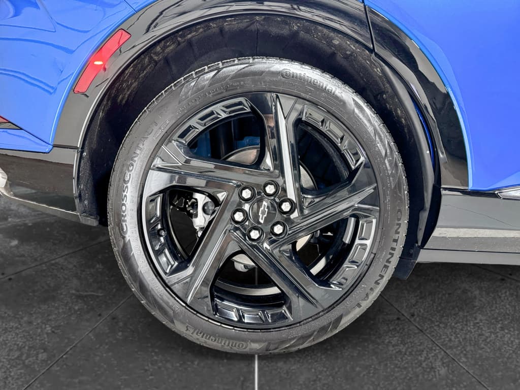 2025 Chevrolet Equinox EV view 34