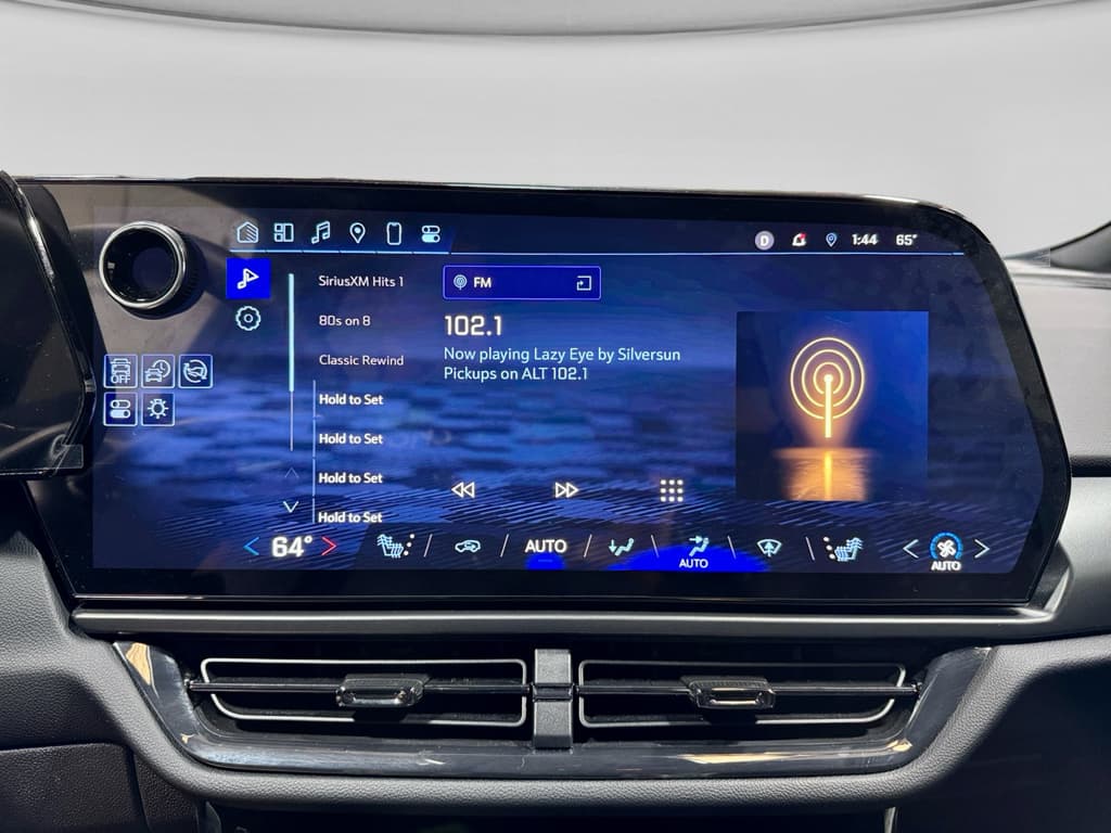2025 Chevrolet Equinox EV view 12