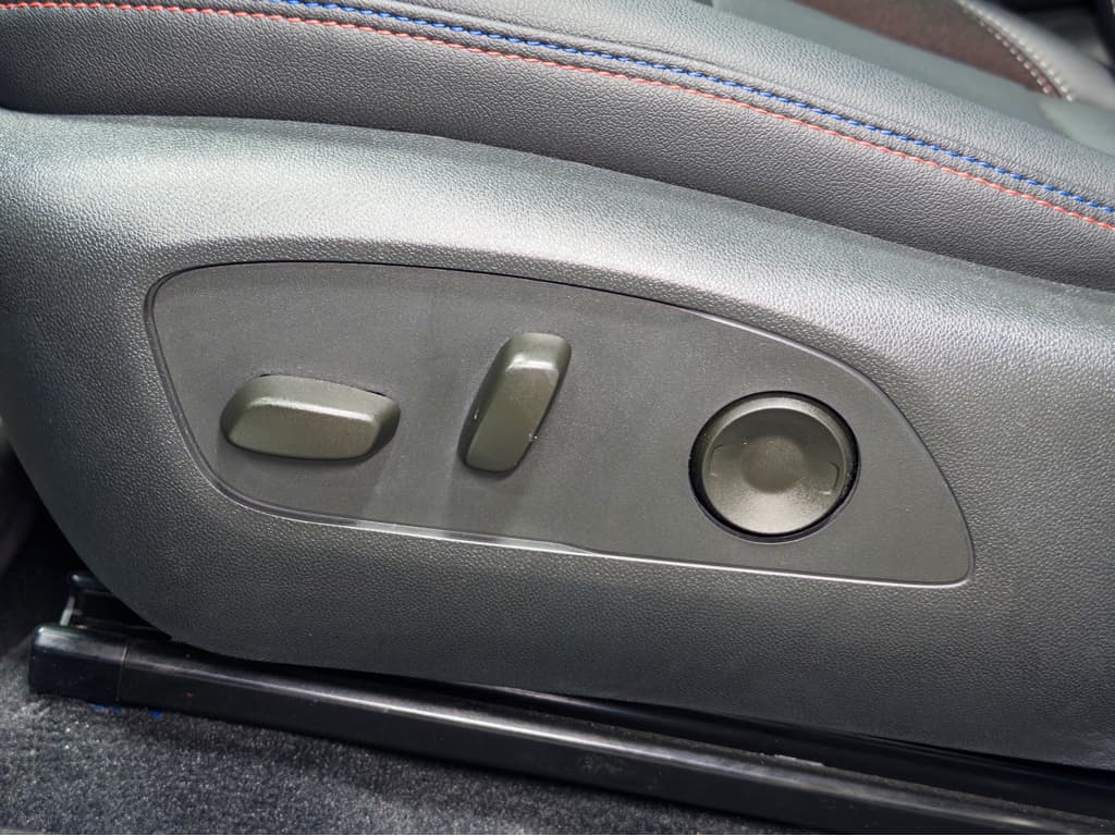 2025 Chevrolet Equinox EV view 7