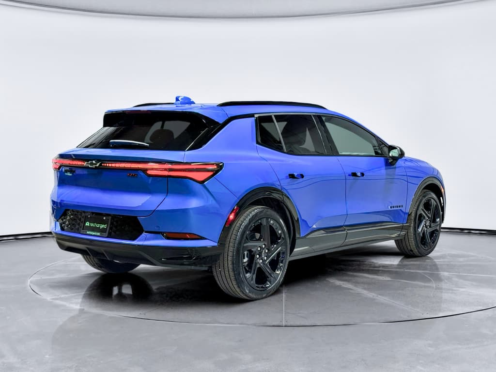 2025 Chevrolet Equinox EV view 3