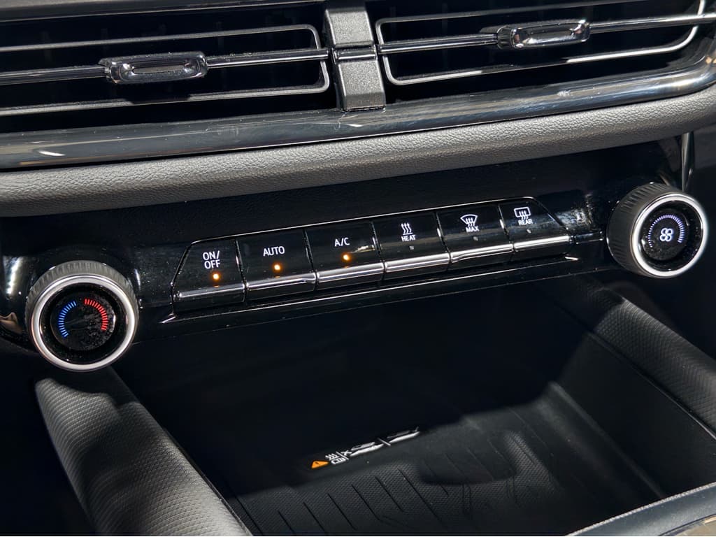 2025 Chevrolet Equinox EV view 14