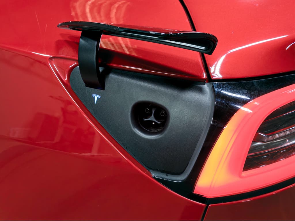 2022 Tesla Model 3 view 5