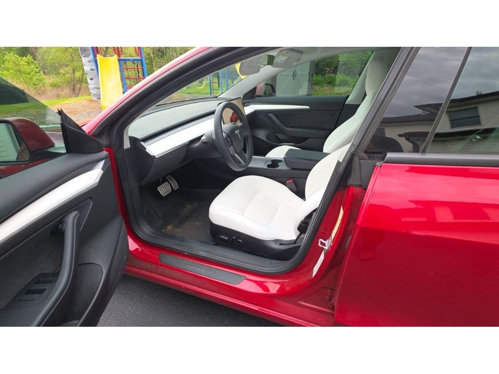 2022 Tesla Model 3 view 5