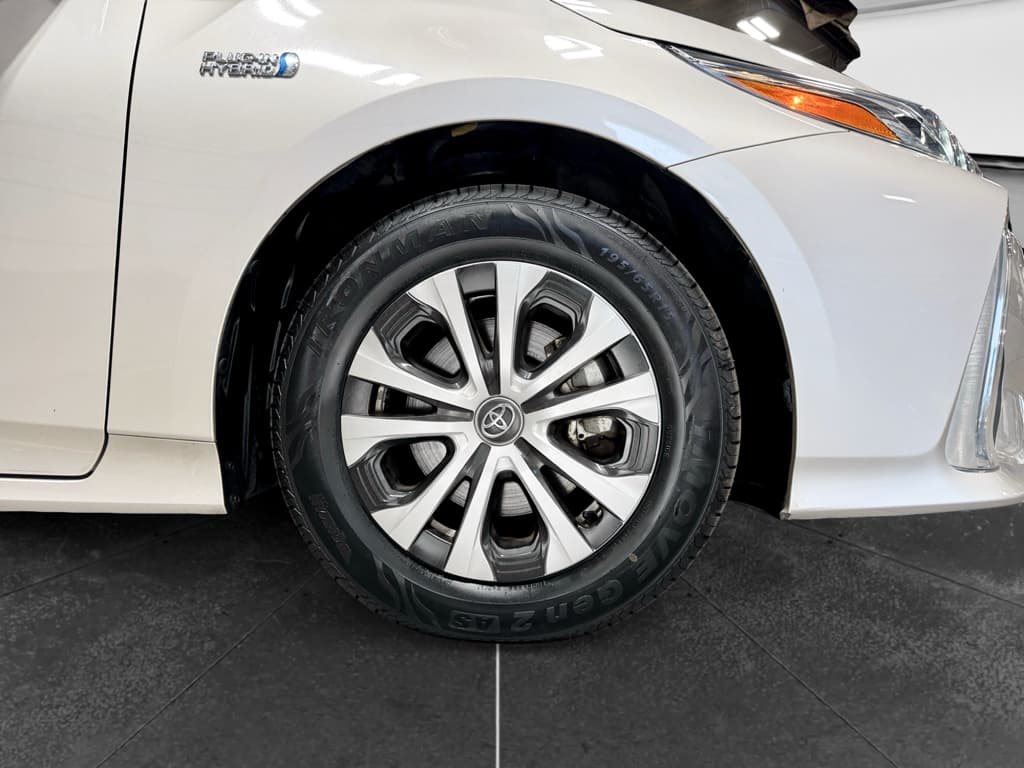 2022 Toyota Prius Prime view 33