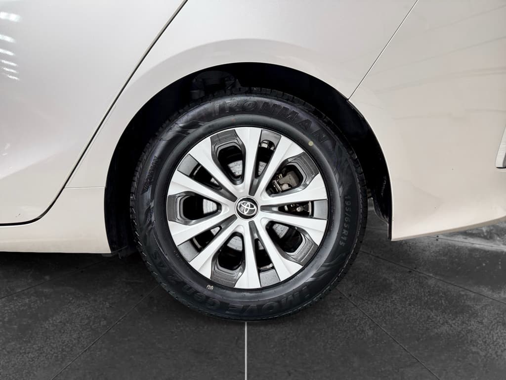 2022 Toyota Prius Prime view 31