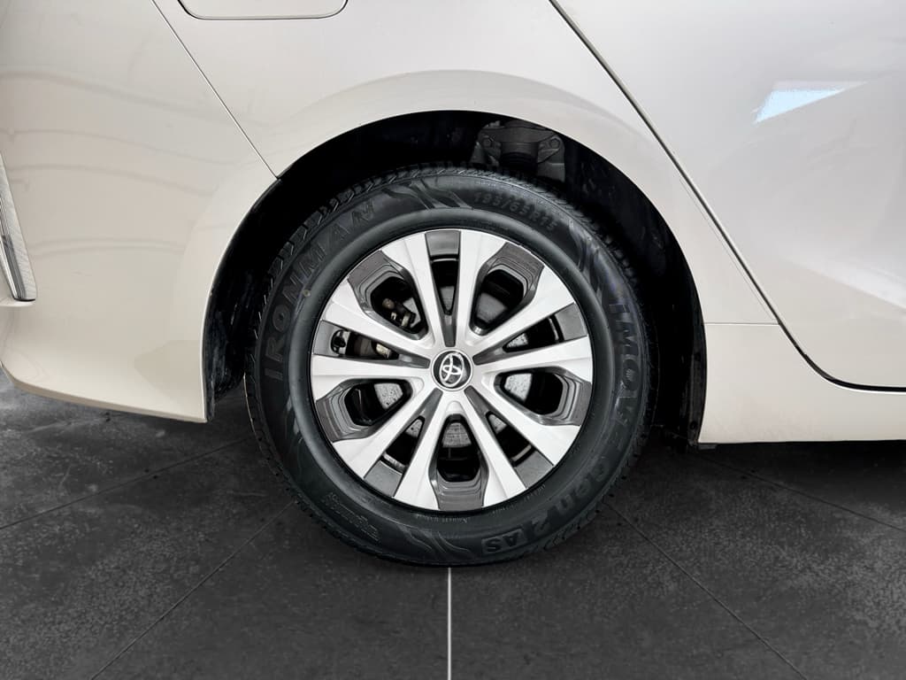 2022 Toyota Prius Prime view 35