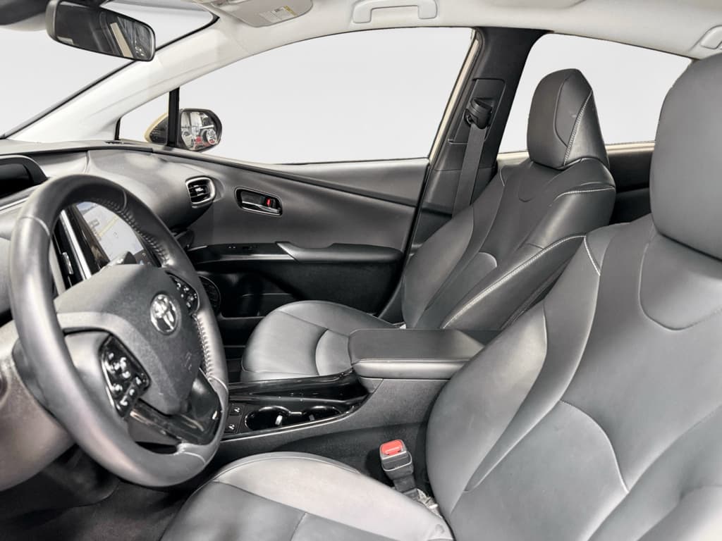 2022 Toyota Prius Prime view 18