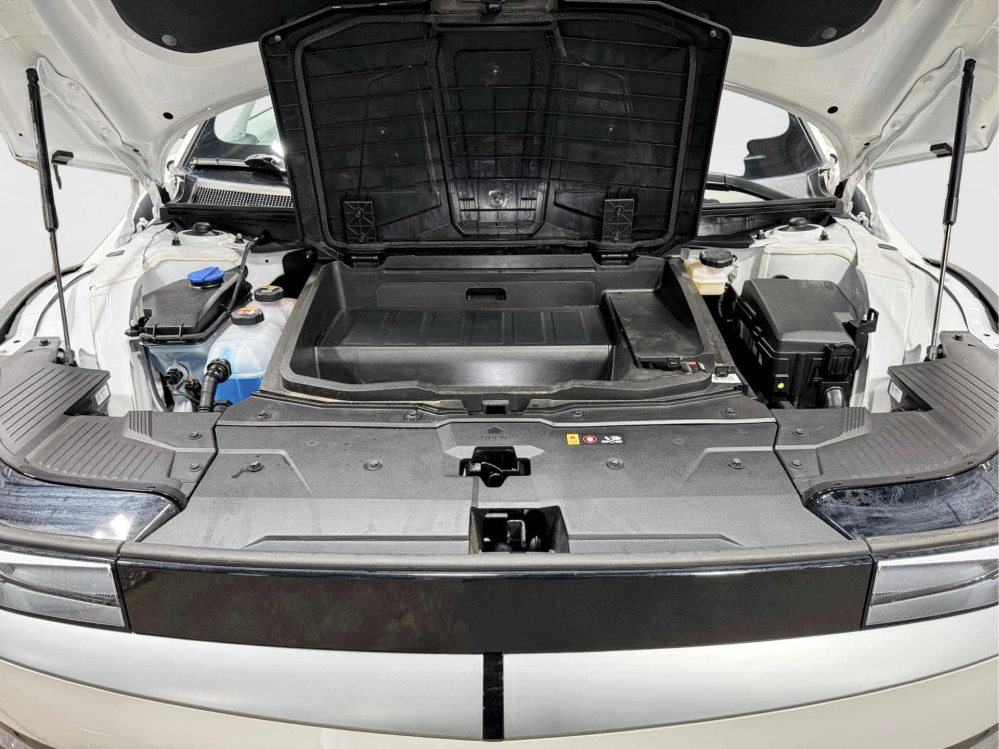 2023 Hyundai IONIQ 5 view 25