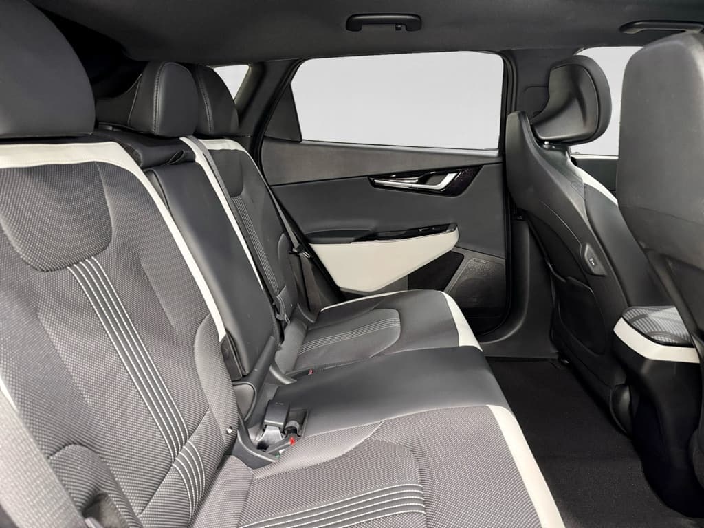 2024 Kia EV6 view 24
