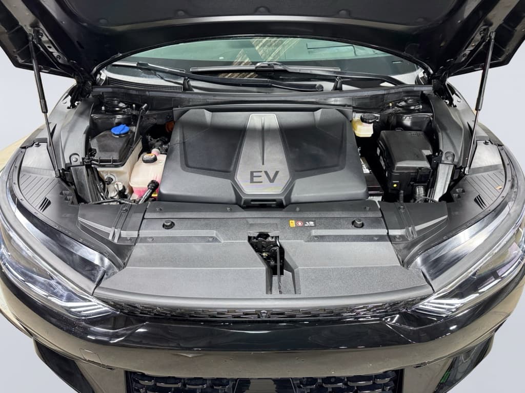 2024 Kia EV6 view 27