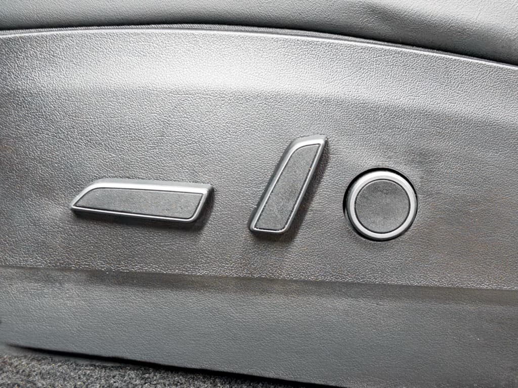 2021 Tesla Model Y view 6