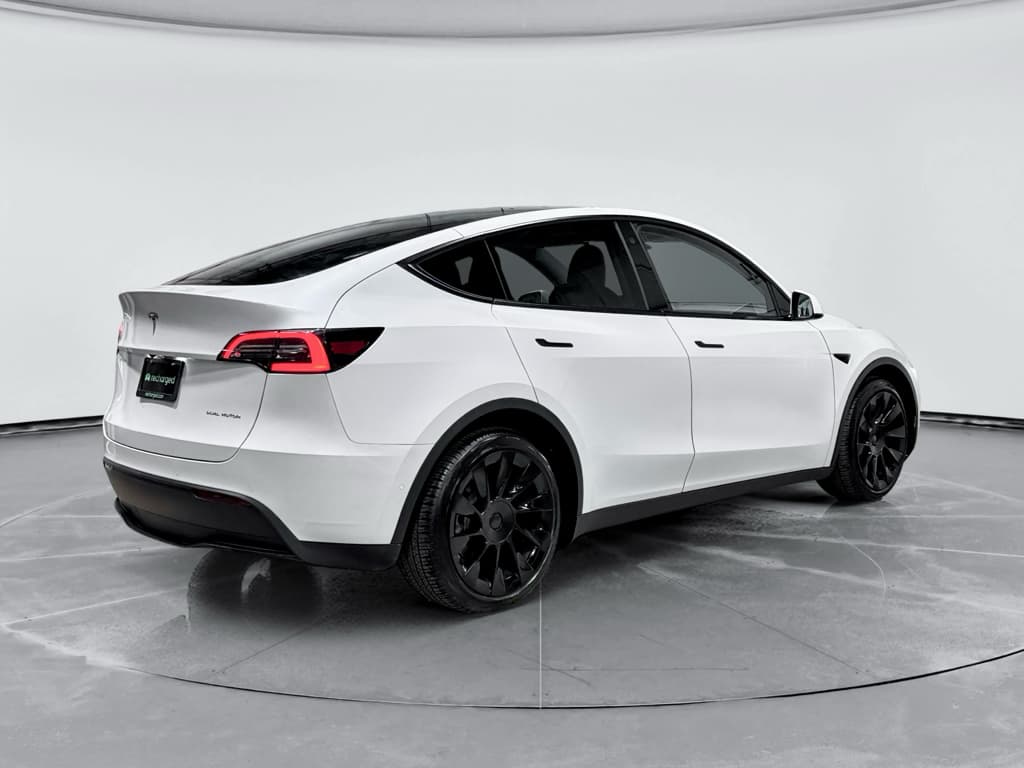 2021 Tesla Model Y view 3