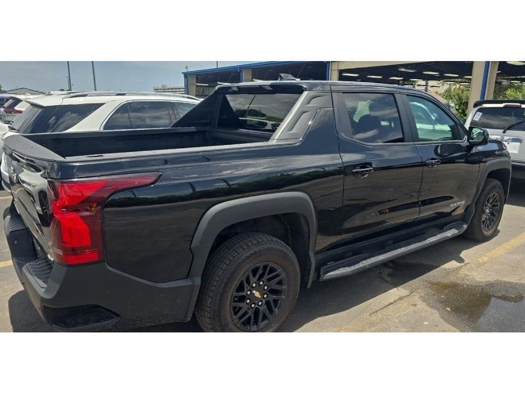 2024 Chevrolet Silverado EV view 3