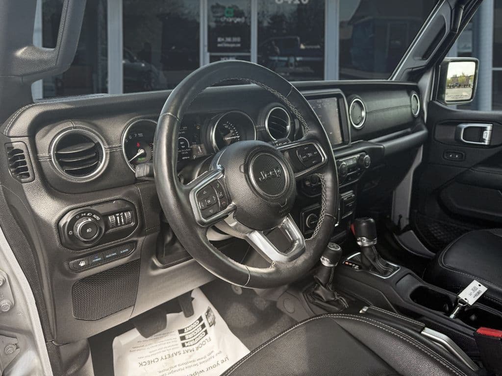 2022 Jeep Wrangler view 13