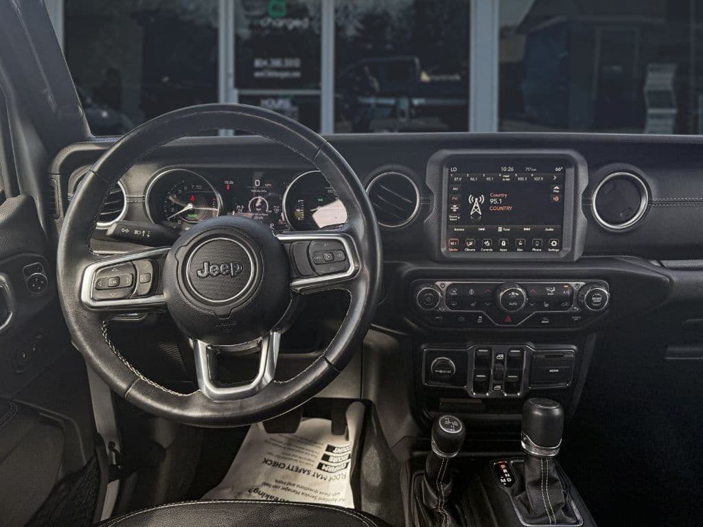 2022 Jeep Wrangler view 14