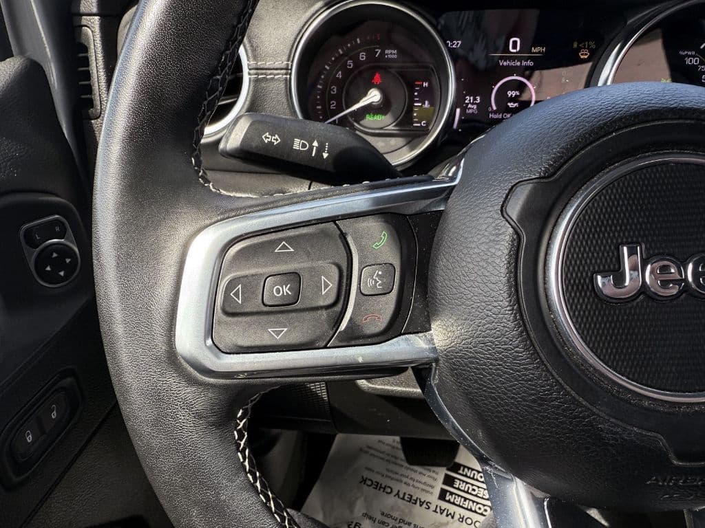 2022 Jeep Wrangler view 17