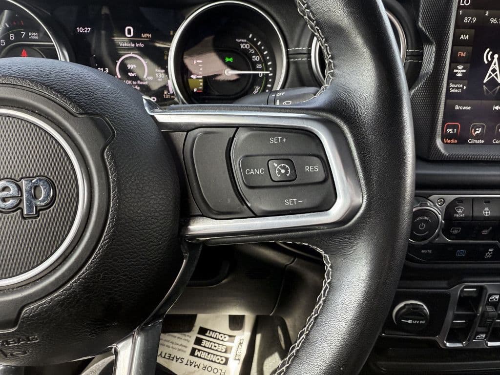 2022 Jeep Wrangler view 18