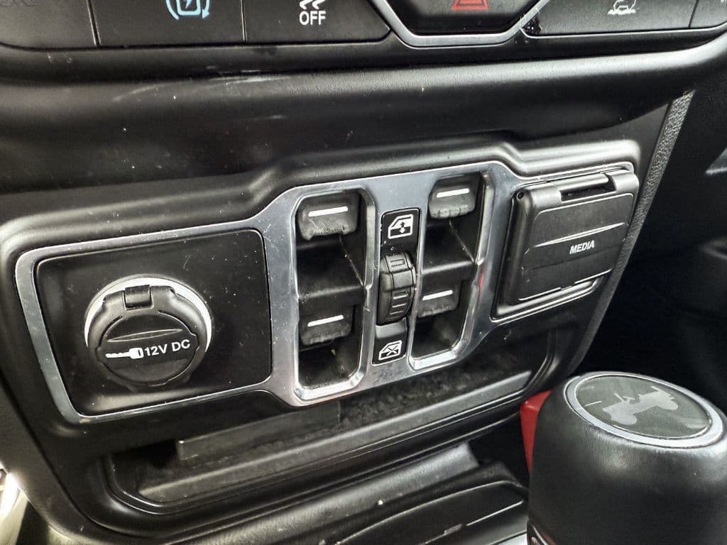 2022 Jeep Wrangler view 22