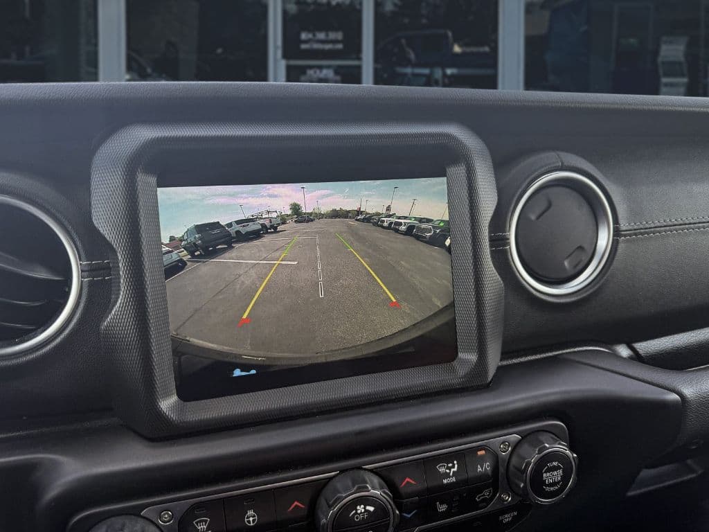 2022 Jeep Wrangler view 24