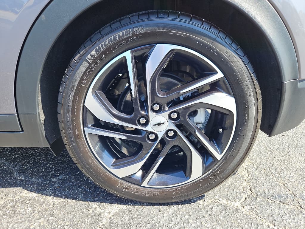 2023 Chevrolet Bolt EV view 28
