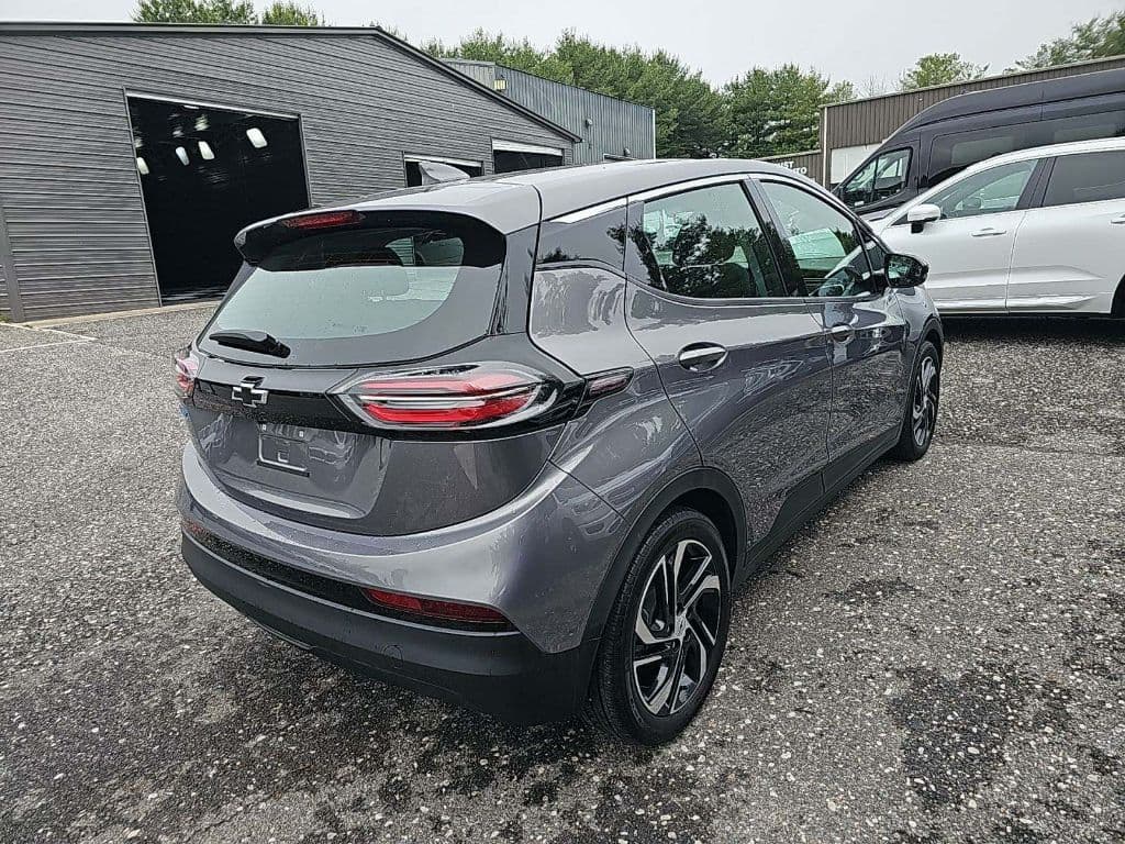 2023 Chevrolet Bolt EV view 4