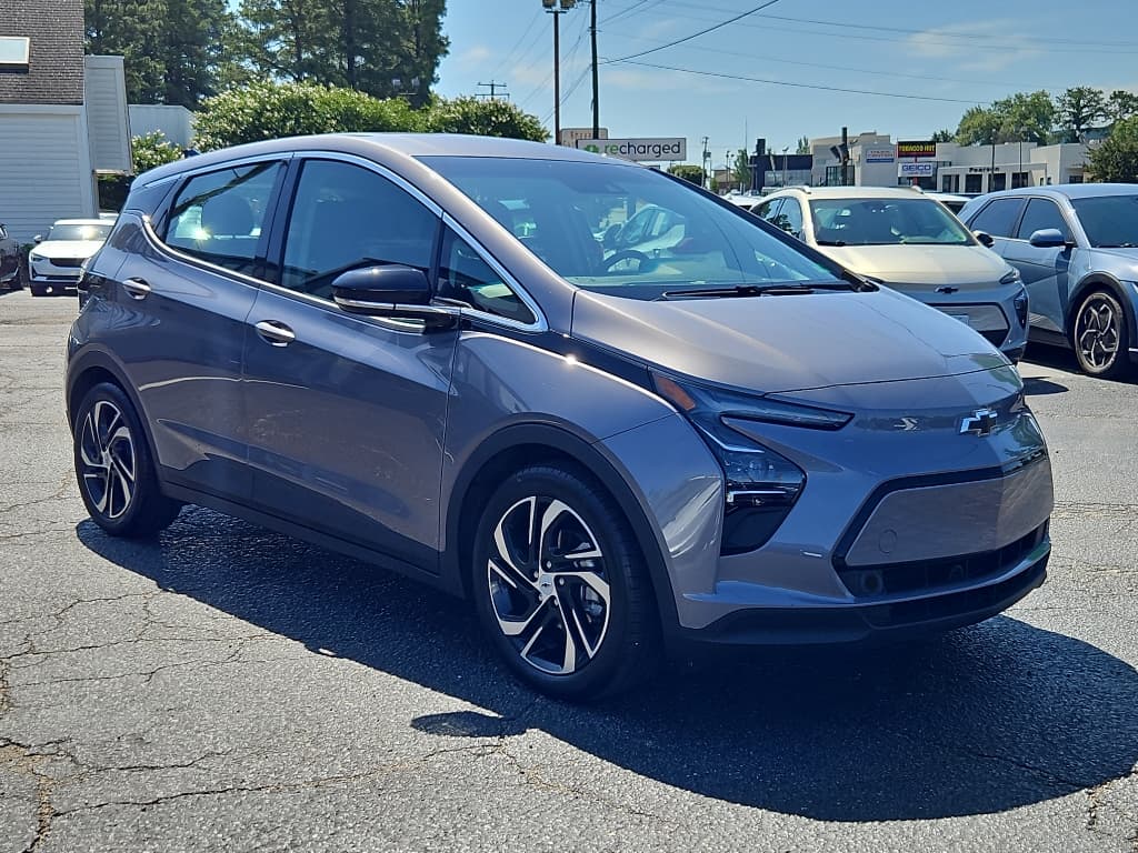 2023 Chevrolet Bolt EV view 4