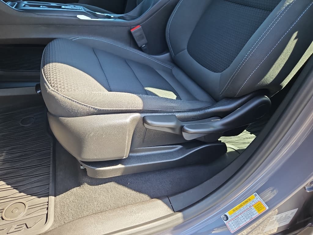2023 Chevrolet Bolt EV view 7