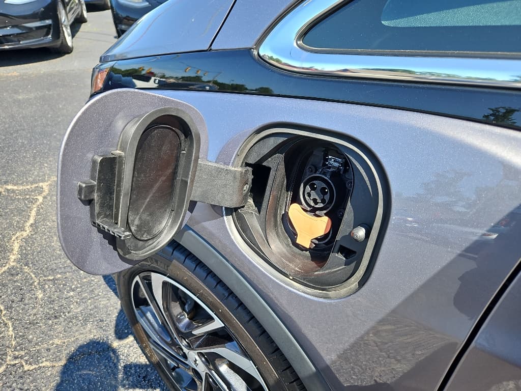 2023 Chevrolet Bolt EV view 5