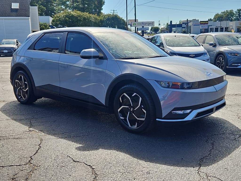 2023 Hyundai IONIQ 5 view 4