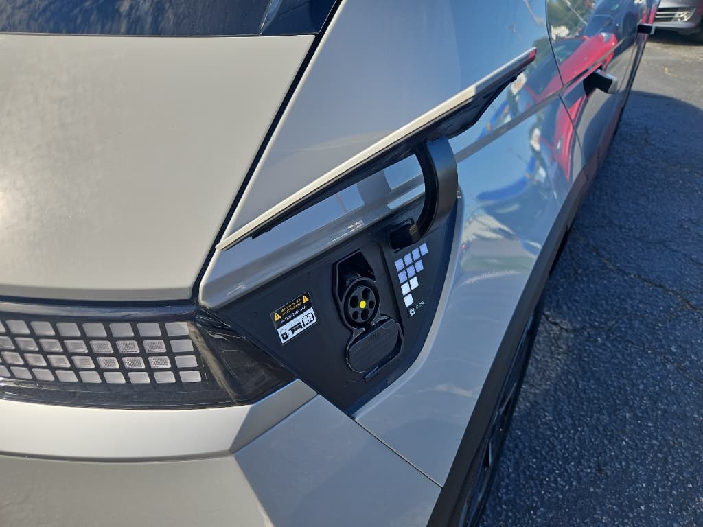 2023 Hyundai IONIQ 5 view 6