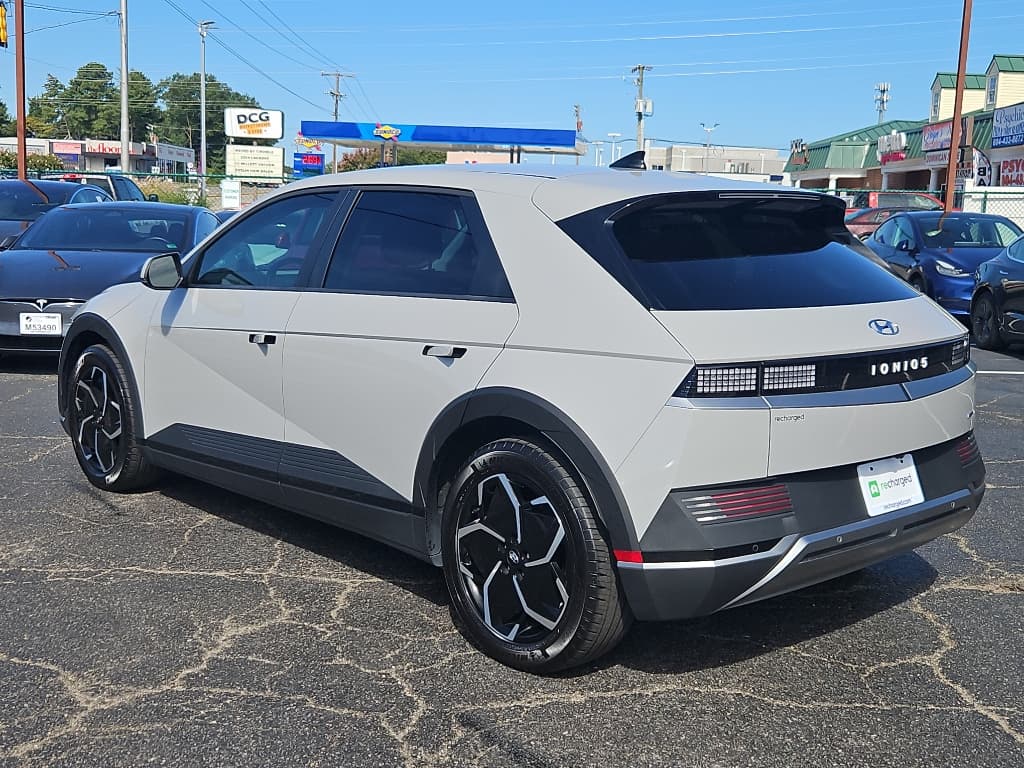 2023 Hyundai IONIQ 5 view 2
