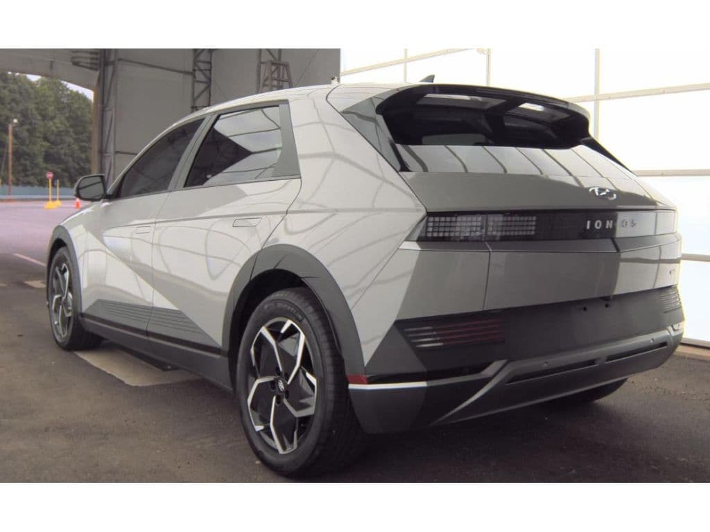 2023 Hyundai IONIQ 5 view 4