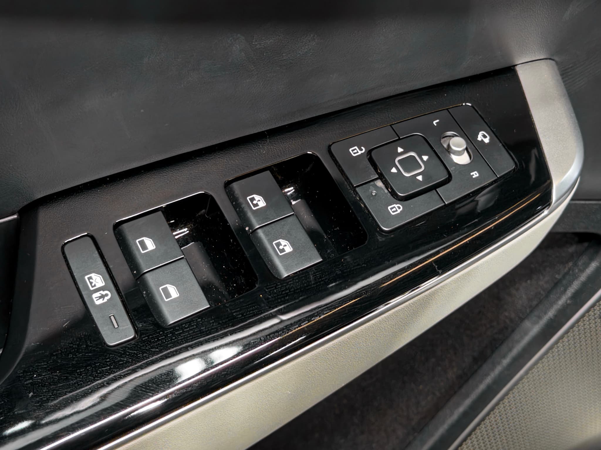 2024 Kia EV6 view 7