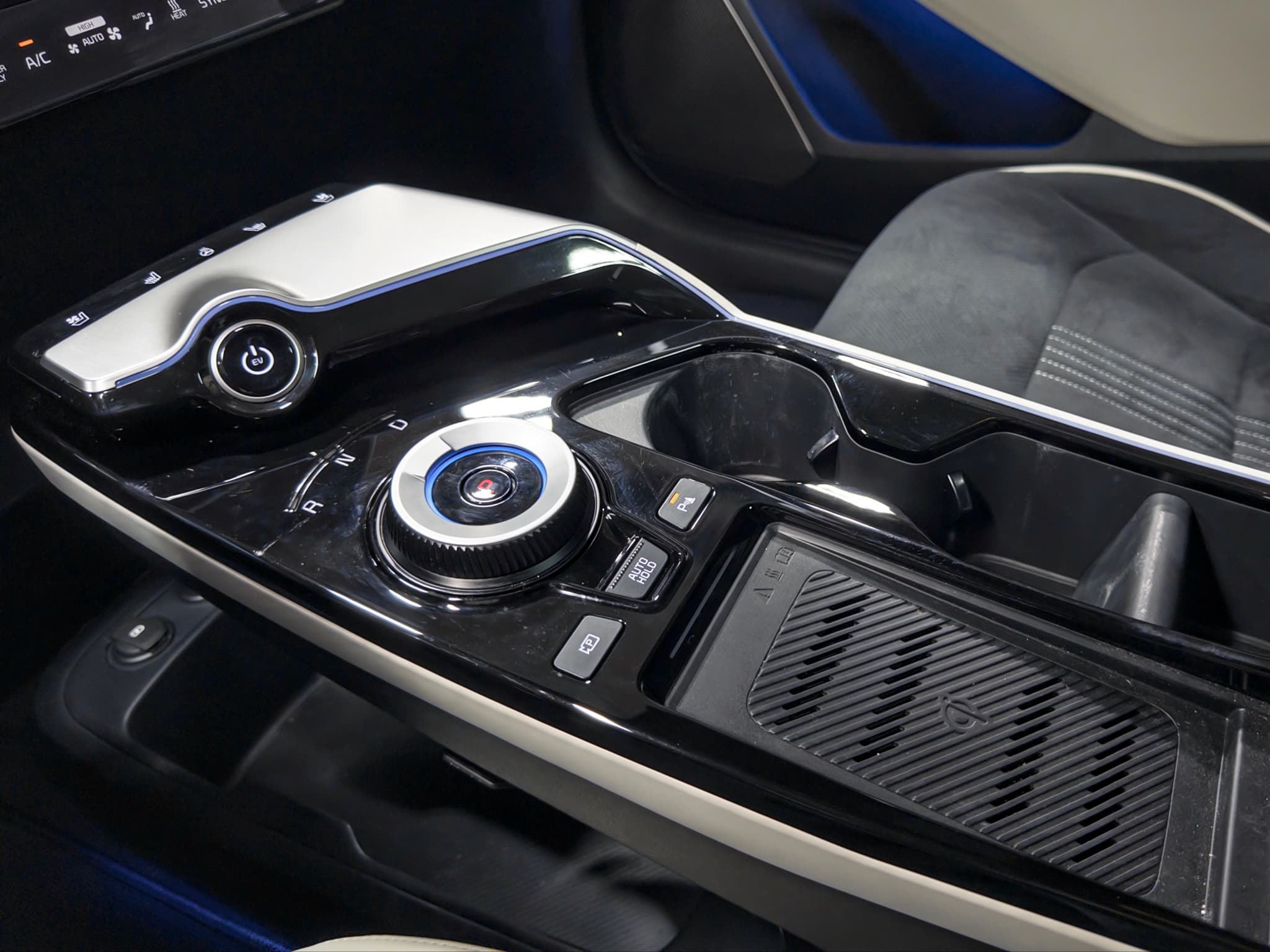 2024 Kia EV6 view 18
