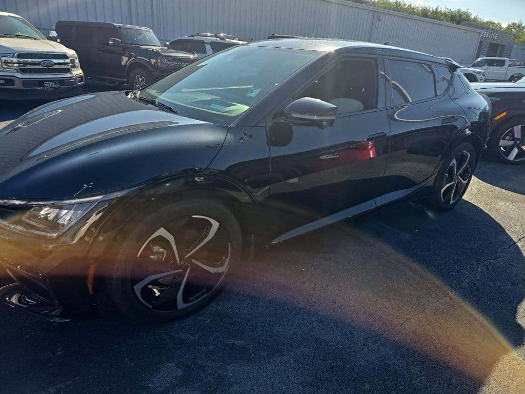 2024 Kia EV6 view 1