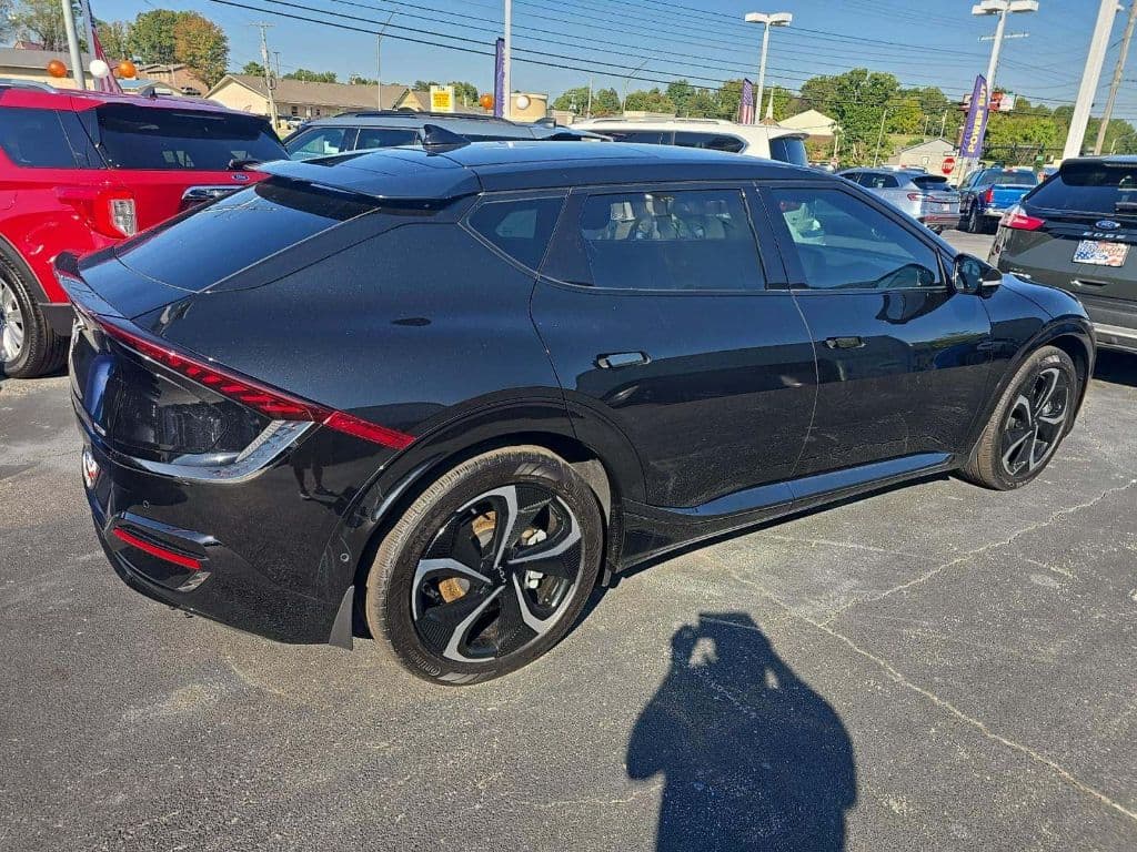 2024 Kia EV6 view 3
