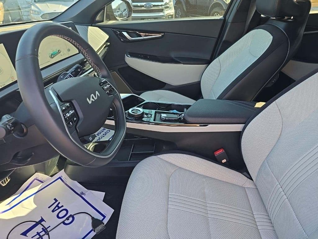 2024 Kia EV6 view 4