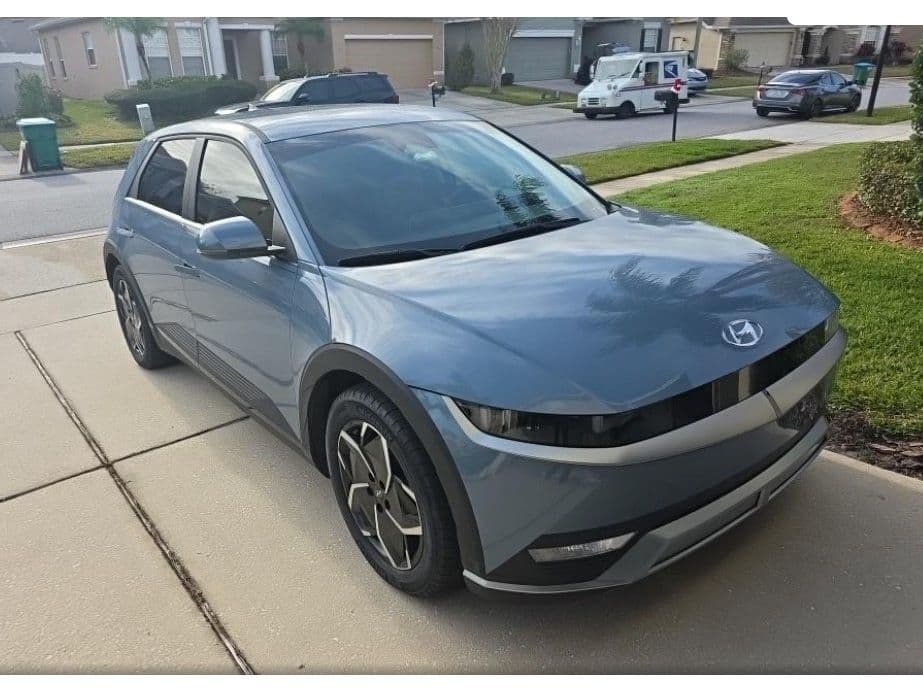 2023 Hyundai IONIQ 5 view 3