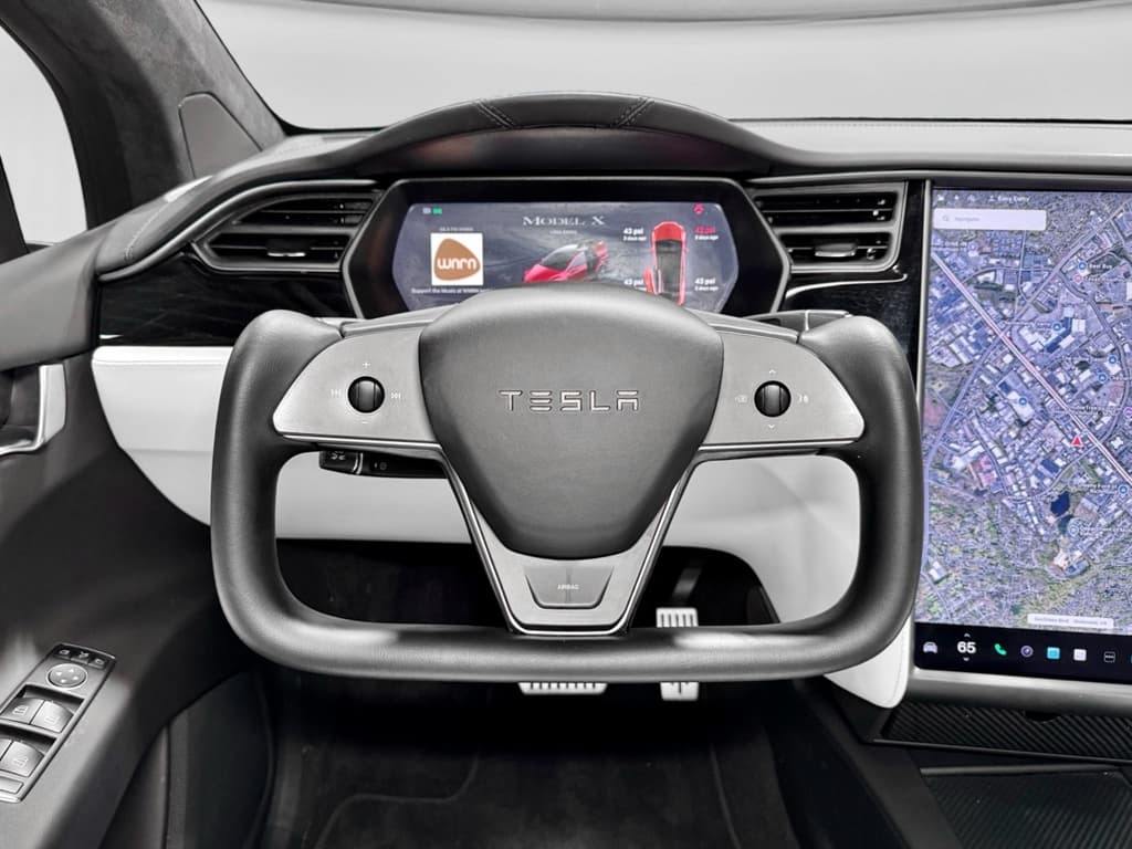 2019 Tesla Model X view 9