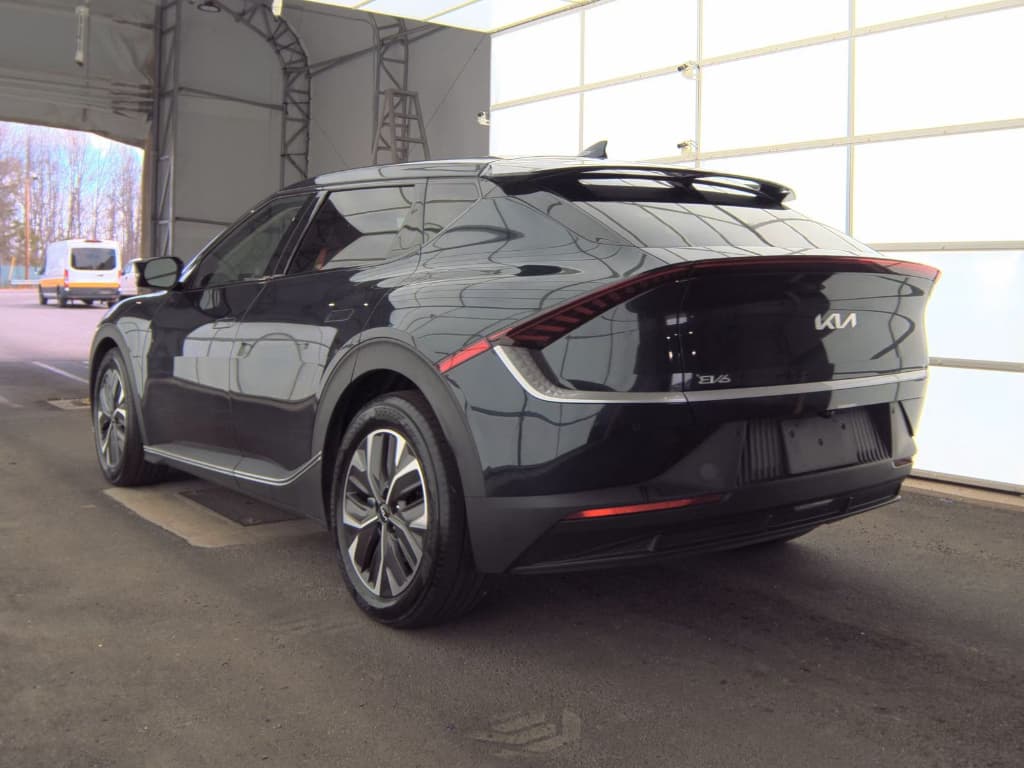 2024 Kia EV6 view 4