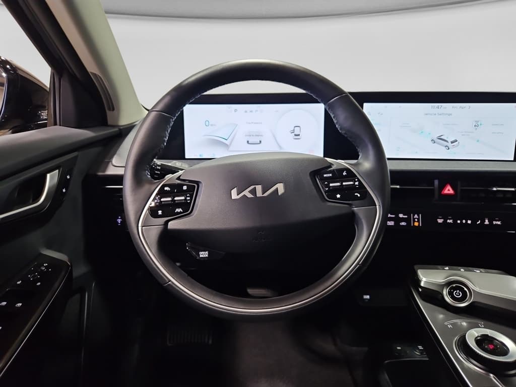 2024 Kia EV6 view 7