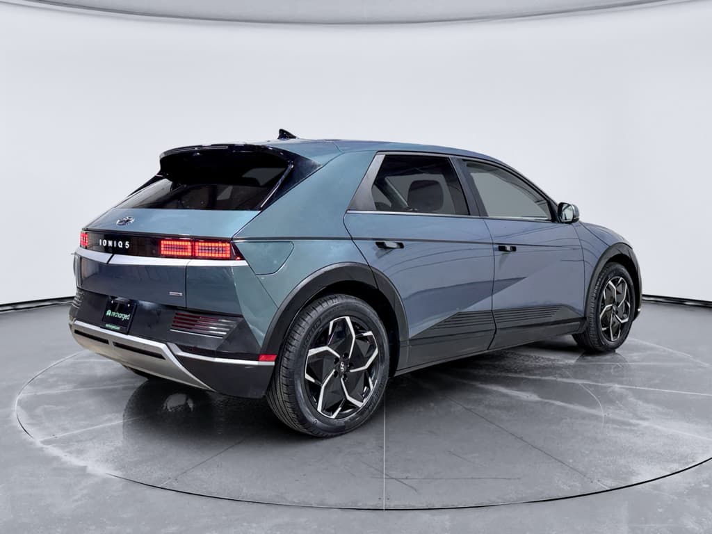 2023 Hyundai IONIQ 5 view 3