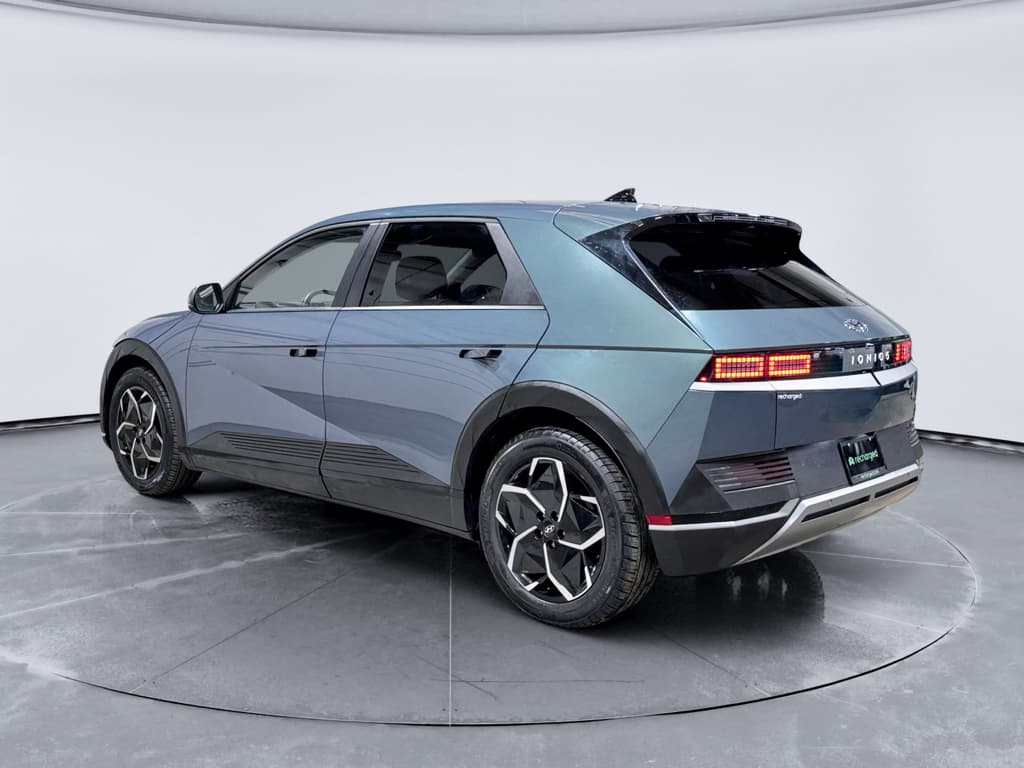 2023 Hyundai IONIQ 5 view 2