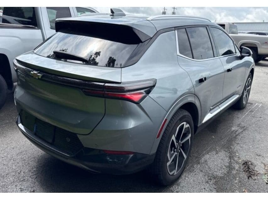 2025 Chevrolet Equinox EV view 3