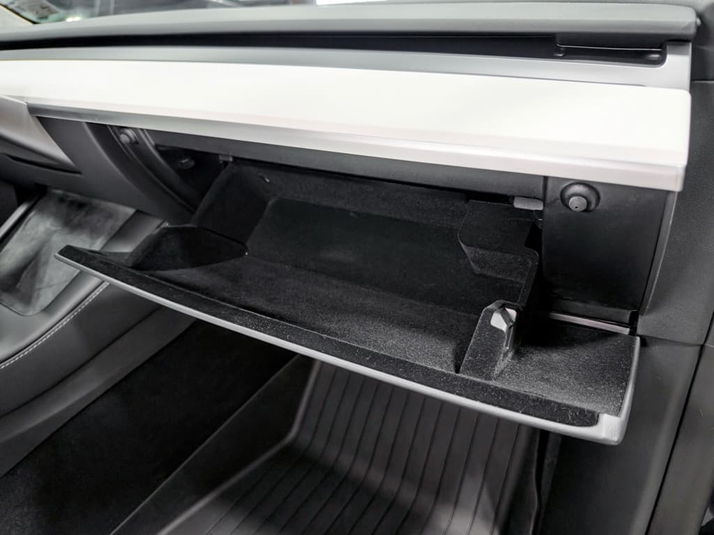 2023 Tesla Model Y view 18