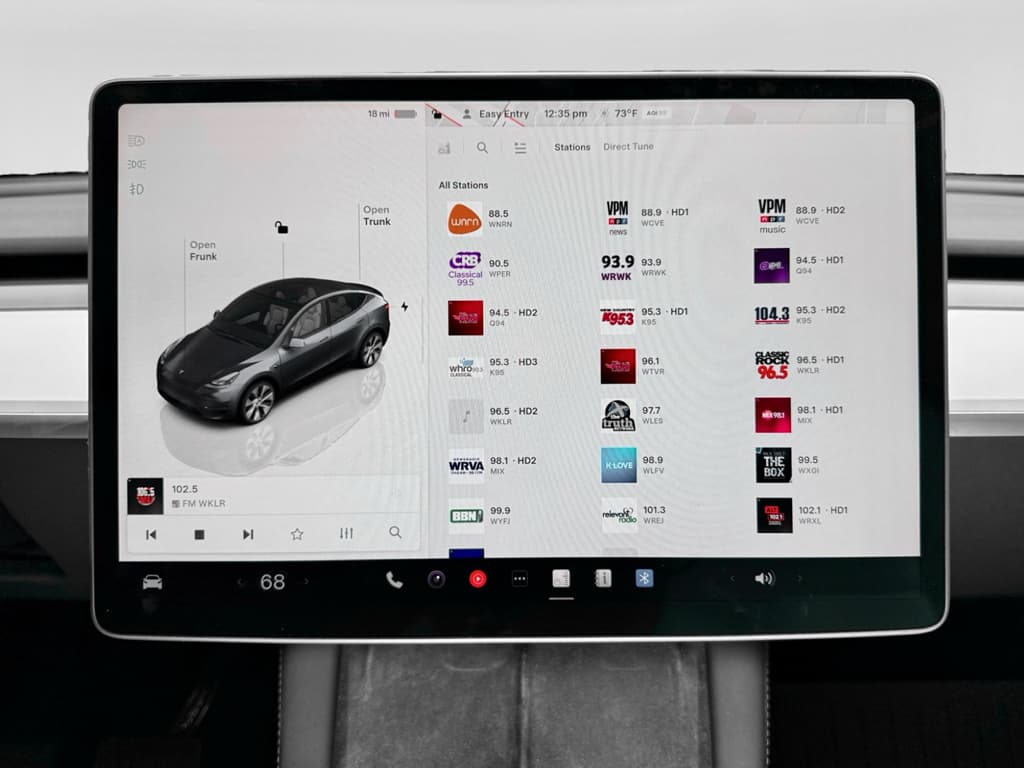 2023 Tesla Model Y view 10