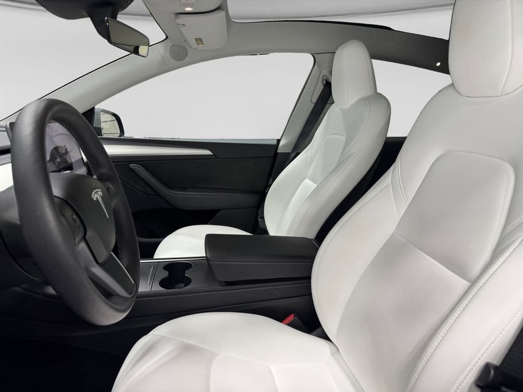 2023 Tesla Model Y view 9